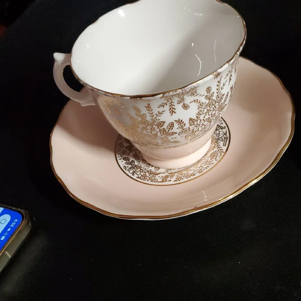 Eight Different Sets Of Floral Porcelain Teacup and Saucer Set - Picture 4 of 13